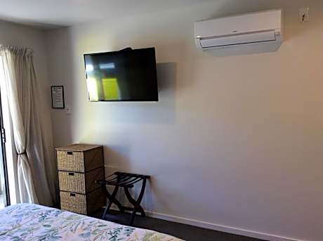 Corporate Studio (Acacia Wing)