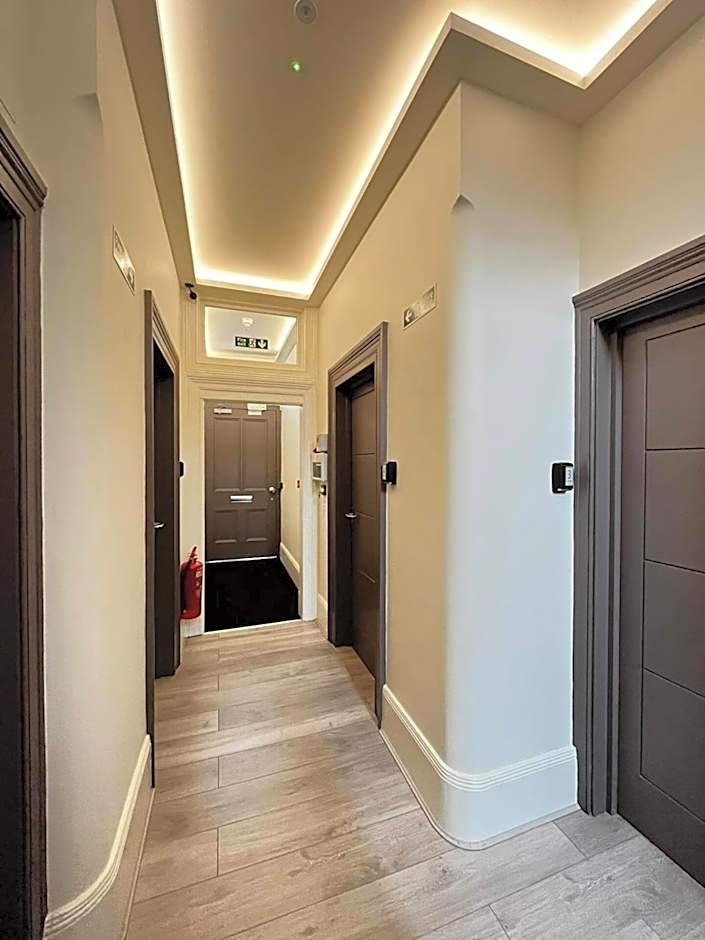 Apt 03 Beachside Beauty Central Studio Steps from Cafes