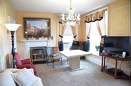 Noble Waterfront Suites