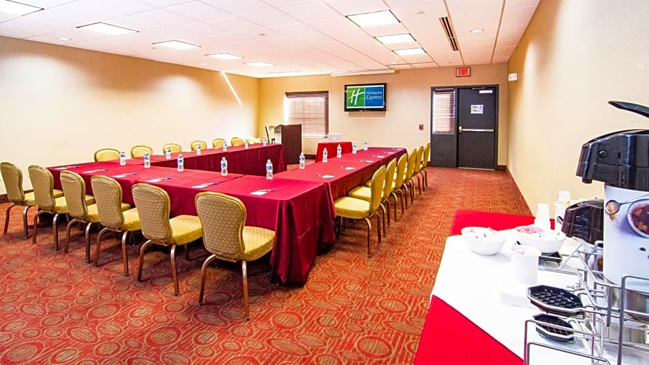 Holiday Inn Express & Suites Elkton - University Area By IHG