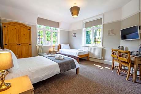 Triple Room with Shared Bathroom