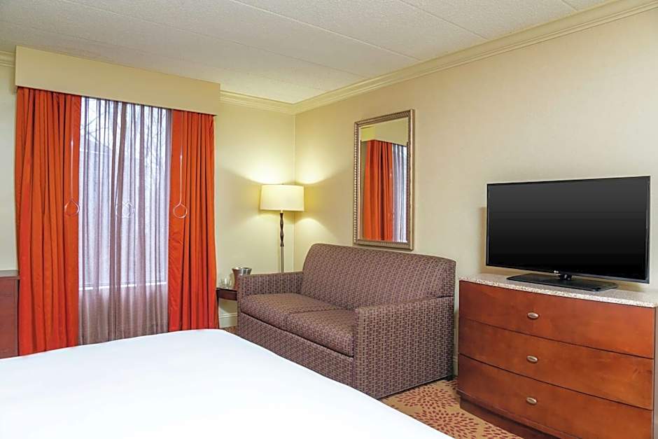 DoubleTree By Hilton Hotel Grand Rapids Airport
