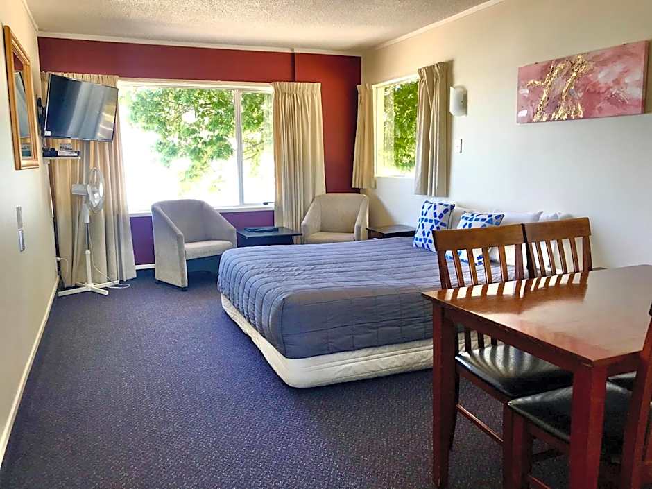 Tui Oaks Motel