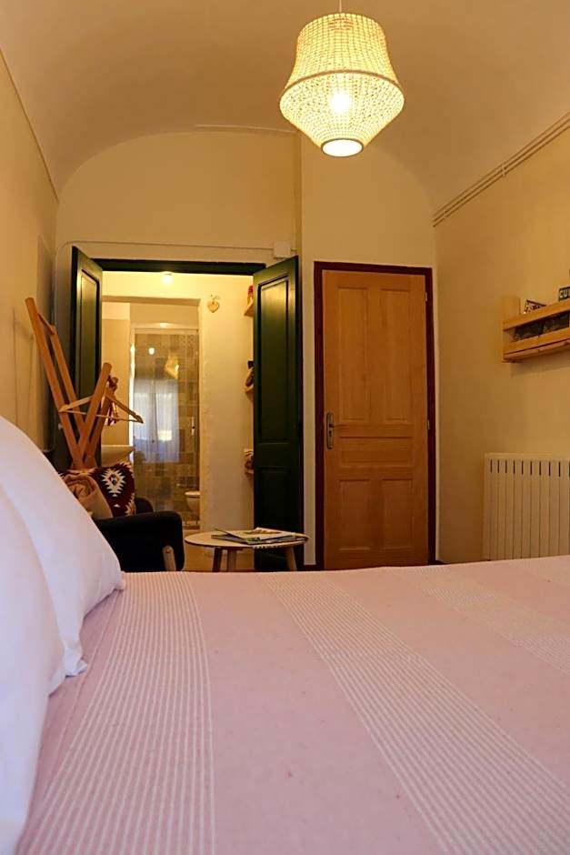 Les Magranes Bed & Breakfast