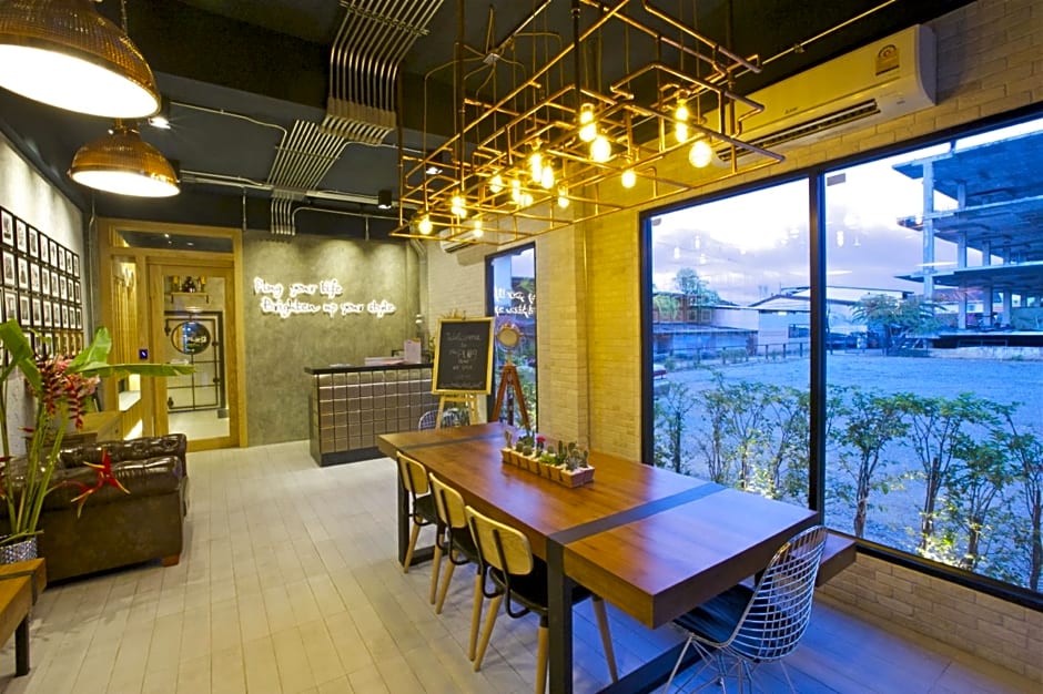 The Plug hotel @ i-Biz Avenue