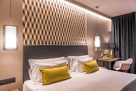 Up Rooms Vic Hotel