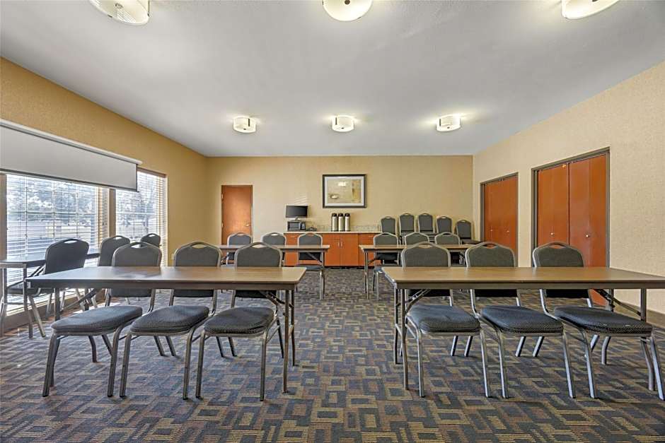 Best Western Plus Prairie Inn