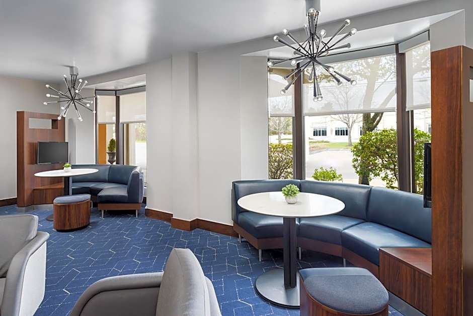 Courtyard by Marriott Manchester-Boston Regional Airport