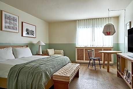 King Suite Accessible