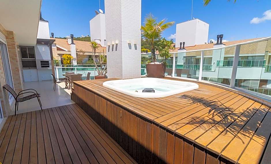 Boulevard 308B - Excelente cobertura em condomínio de luxo no centro de Bombinhas - Piscina - Jacuzzi - Academia - Portaria 24h - (Consultar serviços de roupa de cama e banho)