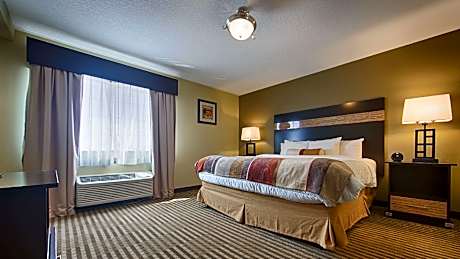 1 QUEEN BED,NSMK,HI SPEED,MICFRG,COFMKR,HAIR,IRN/BRD,FULL BREAKFAST