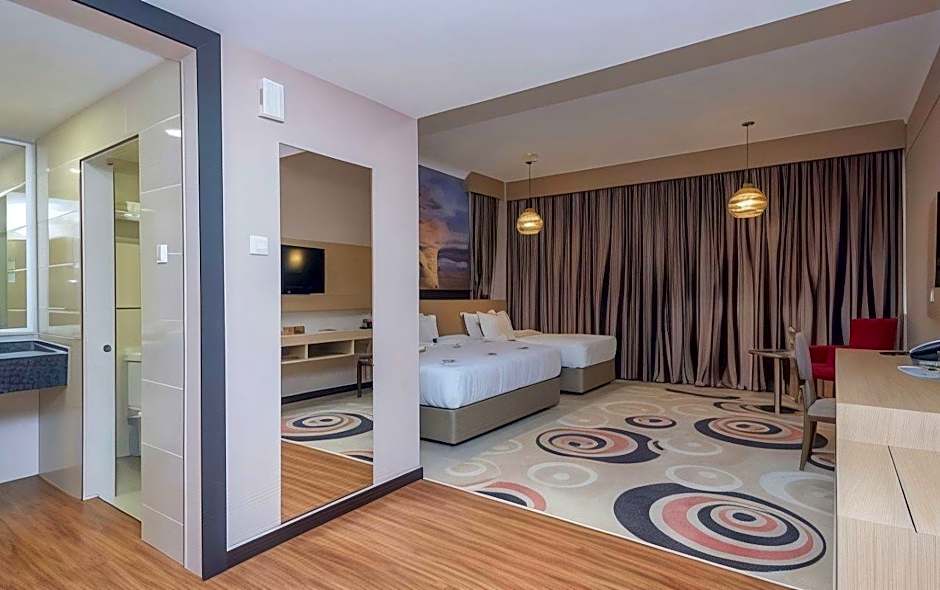 Hotel Holmes Gp