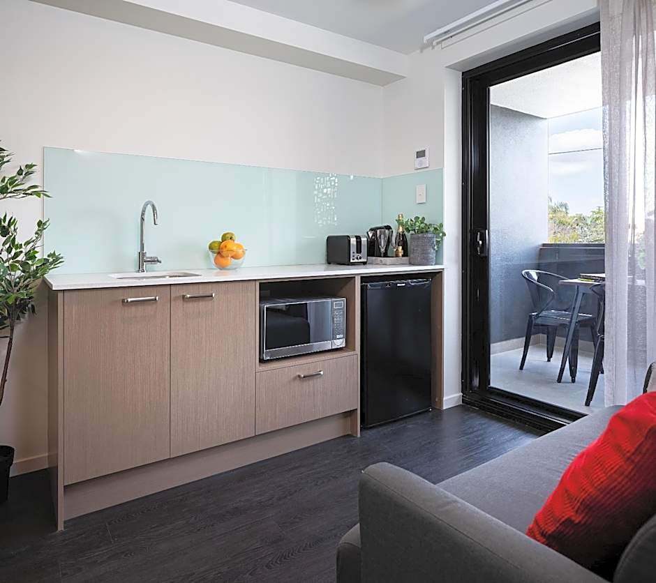 Ascot Budget Inn & Residences