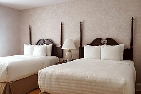 2 Double Beds Junior Suite, different building