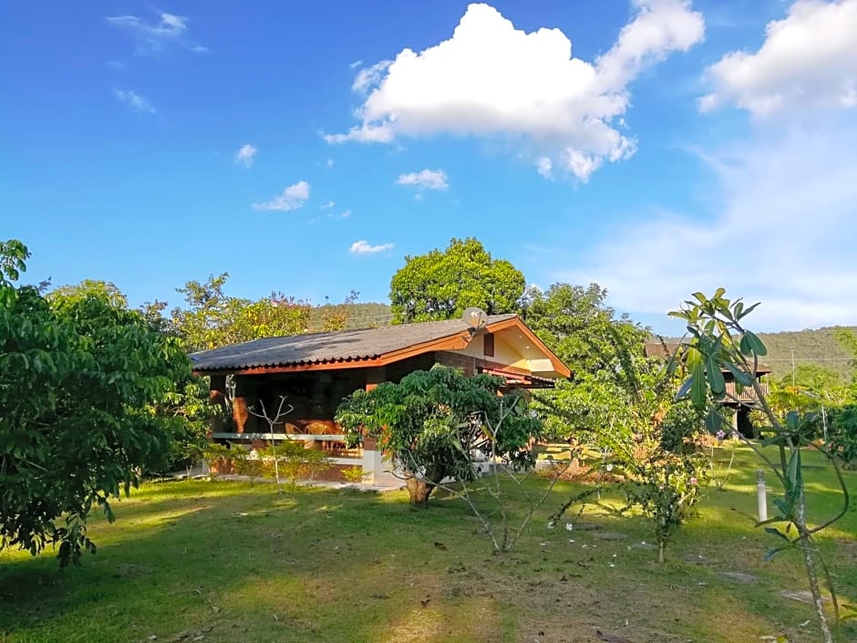 Khoom Kam Kaew