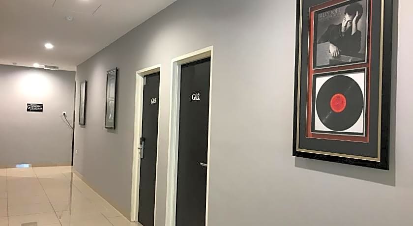 BREZZA HOTEL SITIAWAN