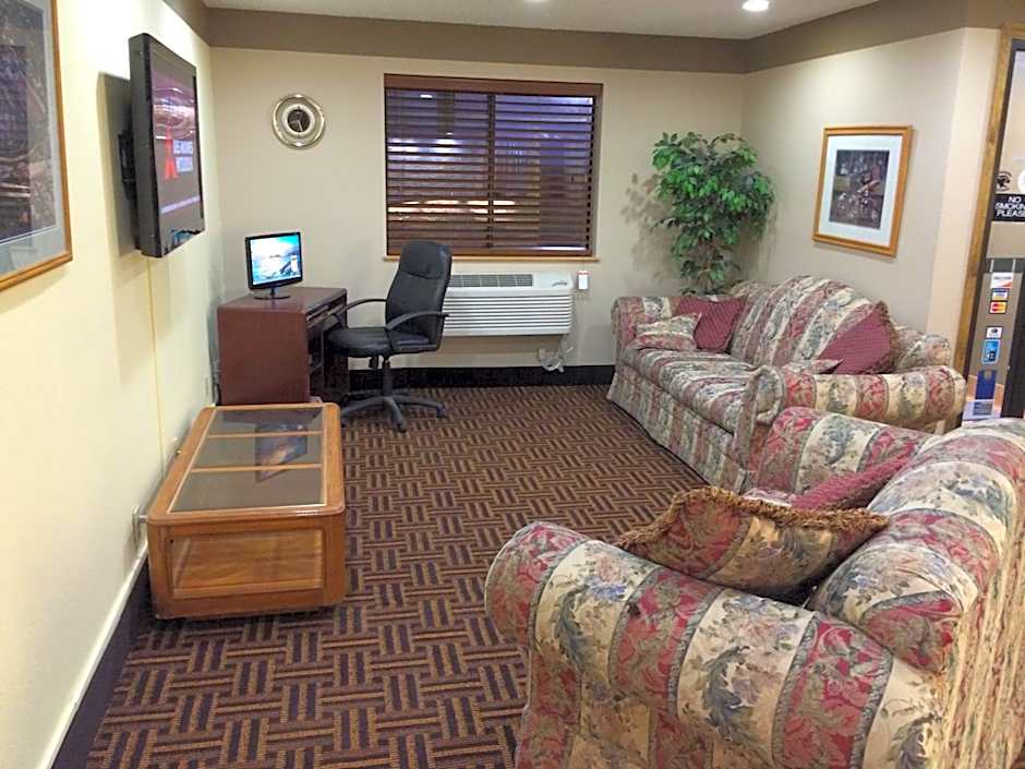 Super 8 by Wyndham Knoxville