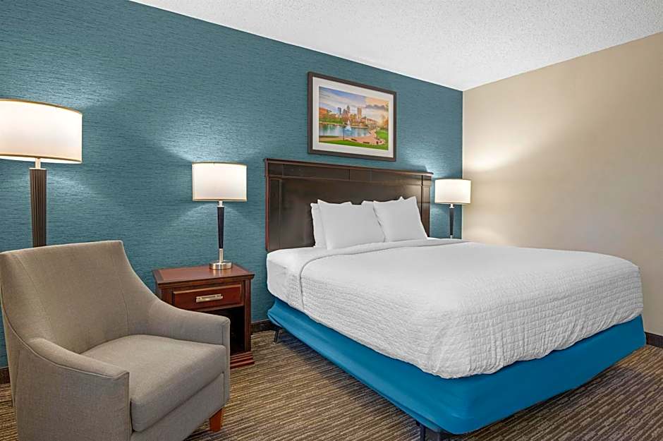 Best Western Plus Indianapolis North at Pyramids