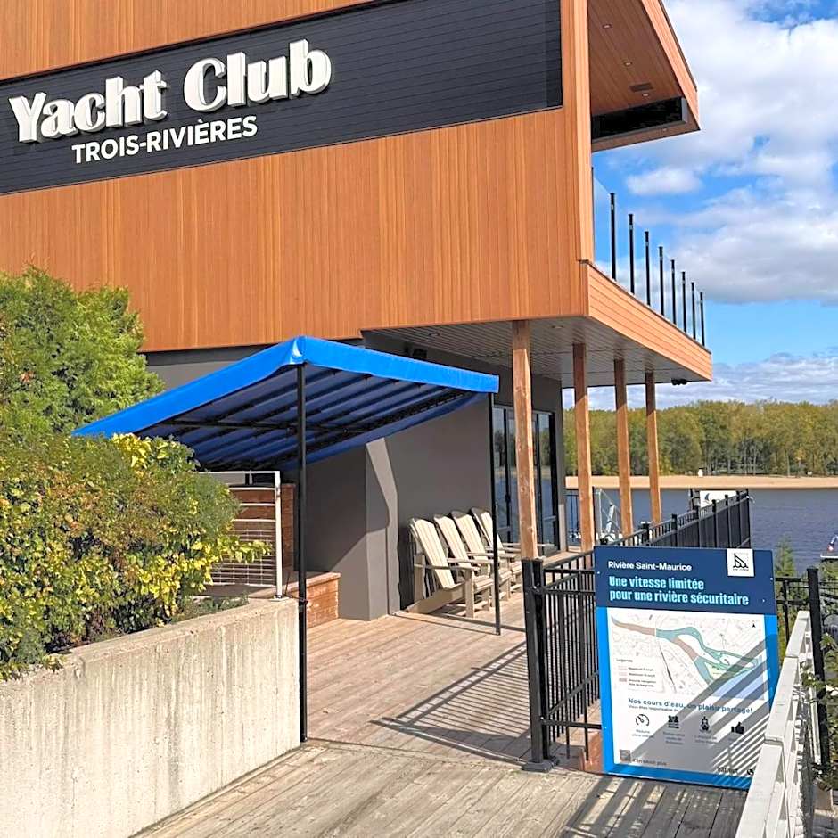 Yacht Club de Trois-Rivières 1 - Maison flottante