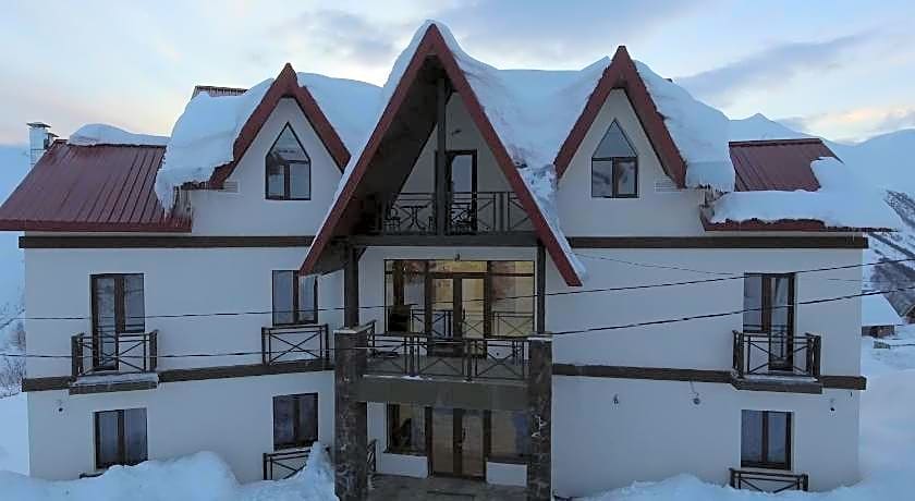 Ereto Hotel by SnowTime