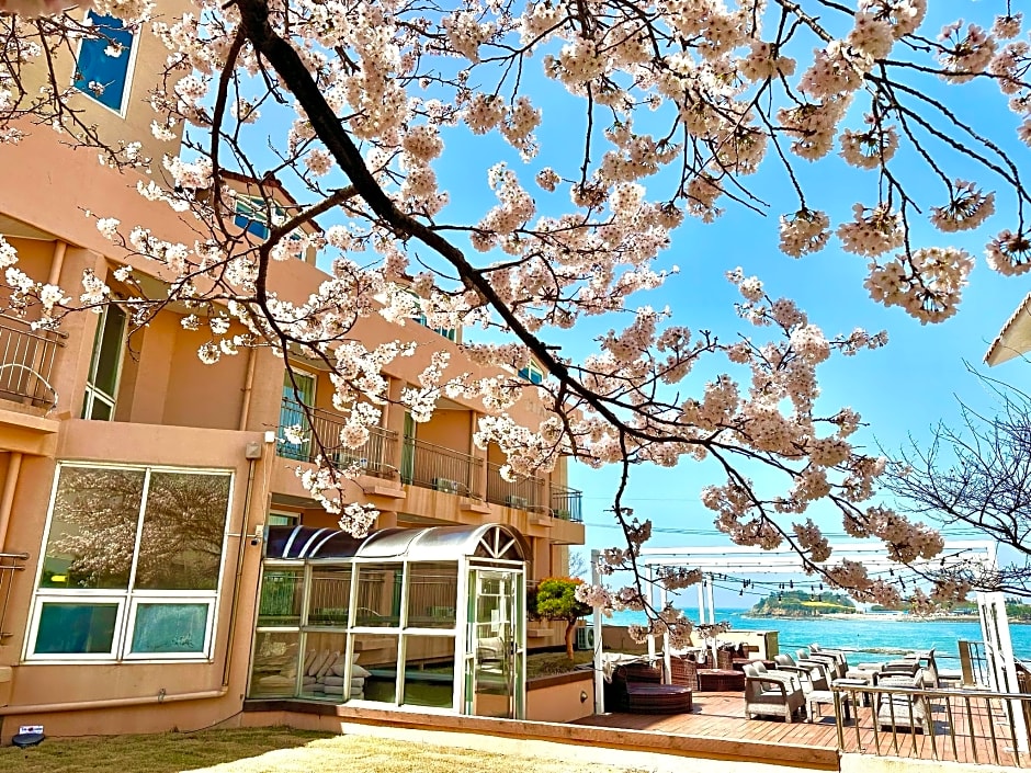 Benikea Chaeseokgang StarHills Hotel