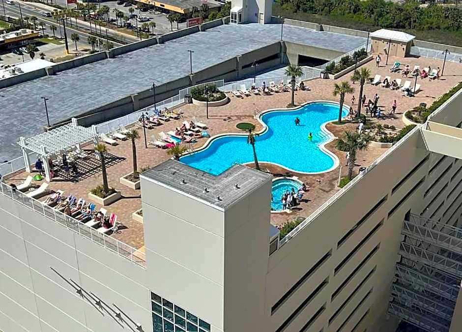 LAKETOWN 5 POOLs STEPS TO BEACH FAMILY FRIENDLY