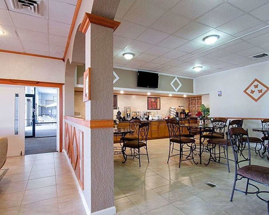 Rodeway Inn & Suites Emporia