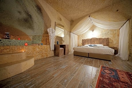 Superior Double Cave Room
