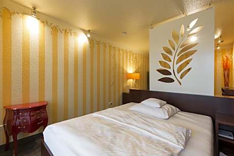 Comfort Queen Room