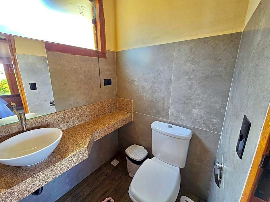 Chalés Vila Carrancas - Ao lado do centro com piscina, cozinha completa e muita tranquilidade