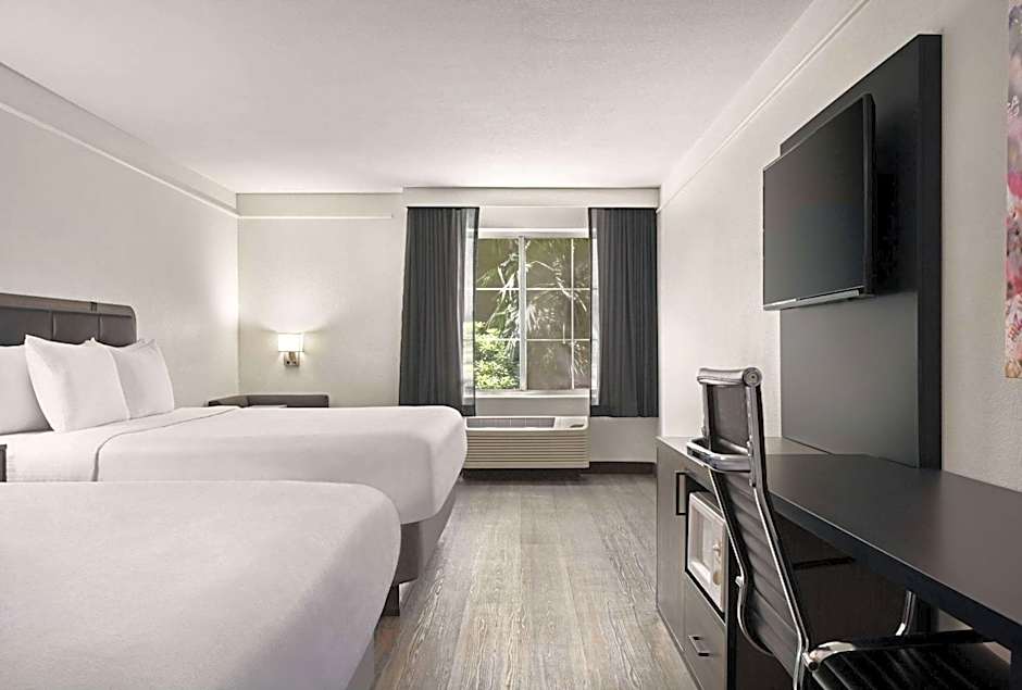 La Quinta Inn & Suites by Wyndham Hesperia Victorville