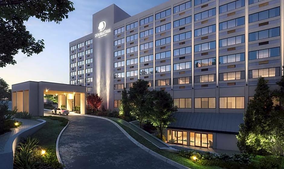 DoubleTree by Hilton Clarksville Riverview
