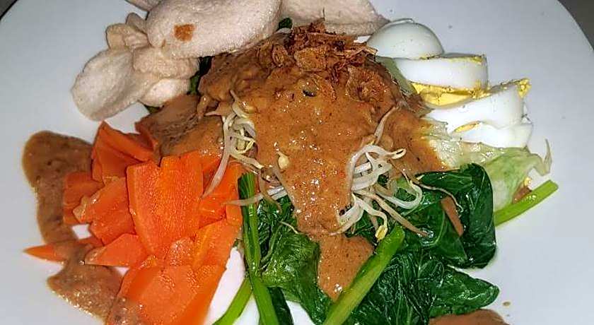 Reynold Artha Guest House RedPartner