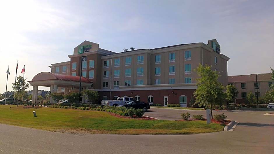 Holiday Inn Express & Suites - Smithfield/Selma By IHG