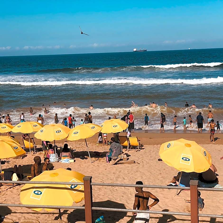 Umhlanga Lagoon Drive Top Sea Facing Unit