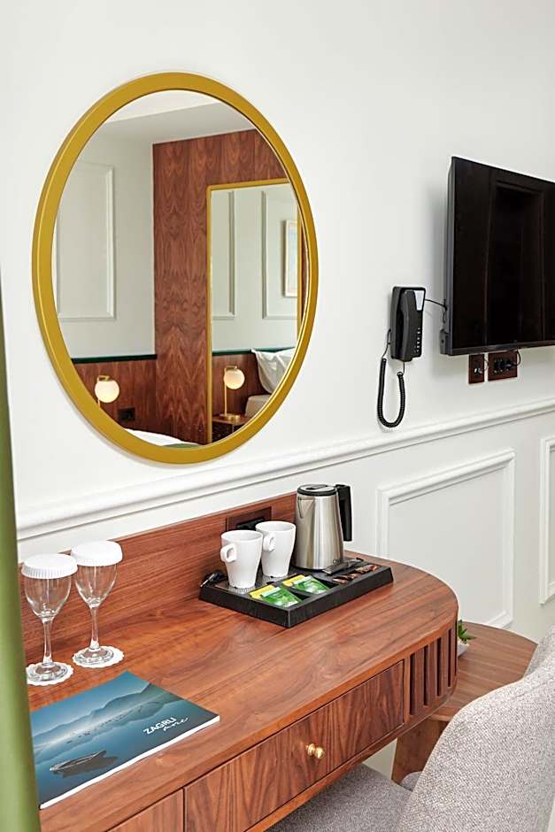 Hotel Diplomat by Aycon