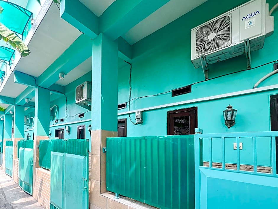 RedDoorz near Sunrise Mall Mojokerto