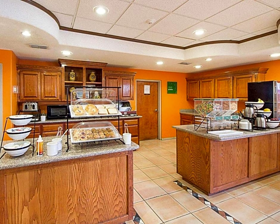 Shary Inn and Suites