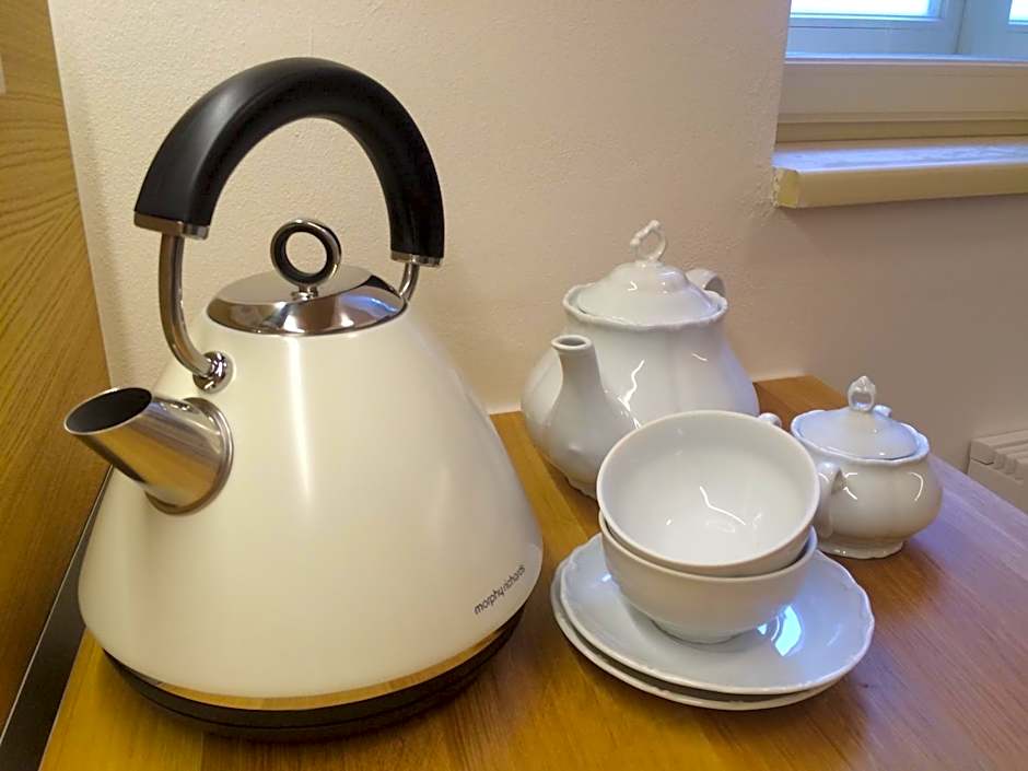 Hotel At the White Lily