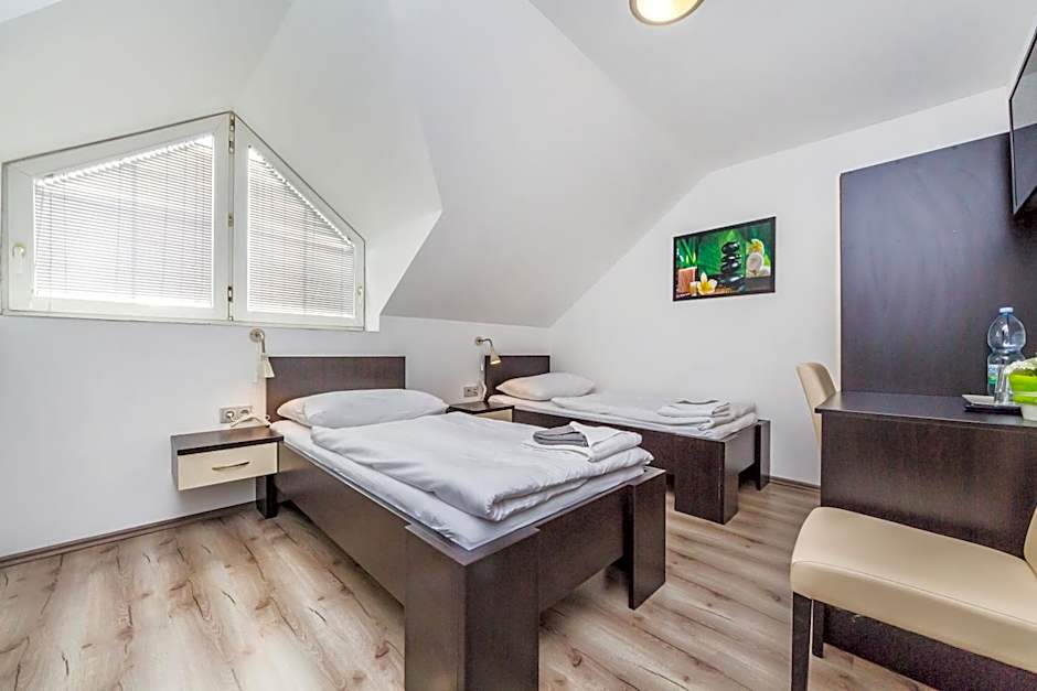 Nová Hospoda - Hotel & Restaurant