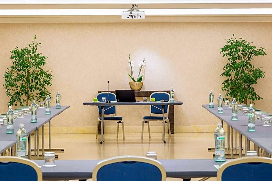 Courtyard by Marriott Rome Central Park