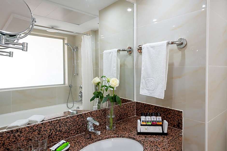 Constantinou Bros Athena Royal Beach Hotel