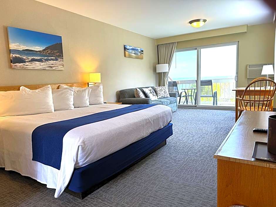 Atlantic Eyrie Lodge