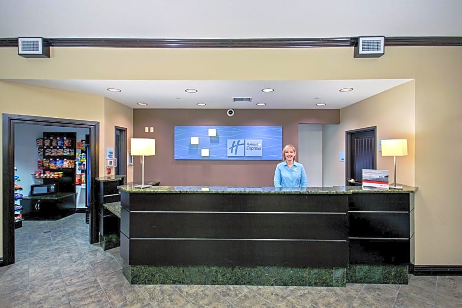 Holiday Inn Express & Suites - Green Bay East, an IHG Hotel