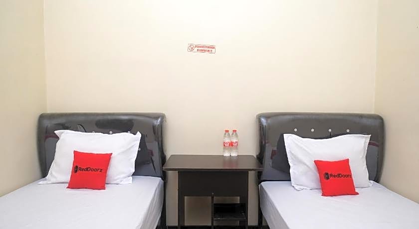 RedDoorz Syariah near Exit Toll Palur