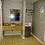 Village Inn & Suites - Smithville
