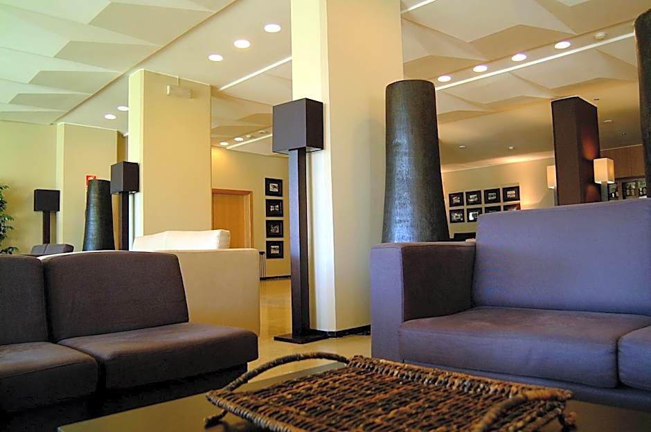 Carcavelos Beach Hotel