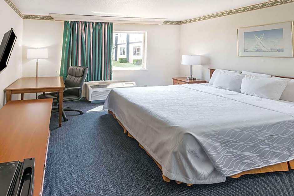 Columbus Grand Hotel & Banquet Center