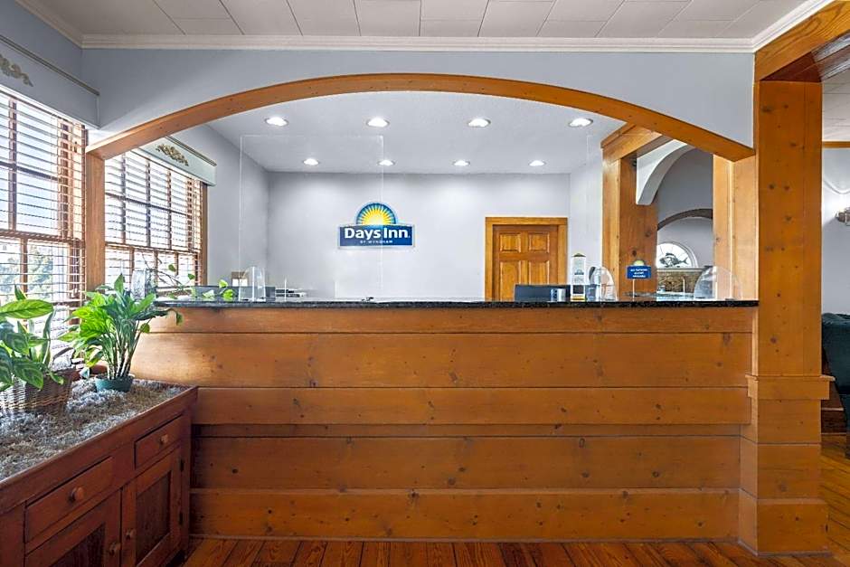 Days Inn by Wyndham Kill Devil Hills Oceanfront - Wilbur