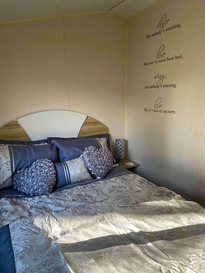 Holiday Home Breaks At Tattershall Lakes